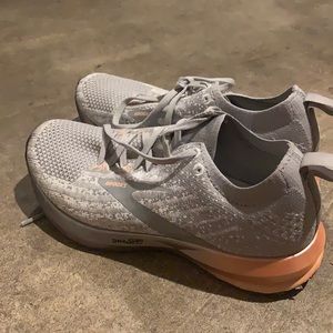 WOMENS BROOKS RUNNING SHOES
